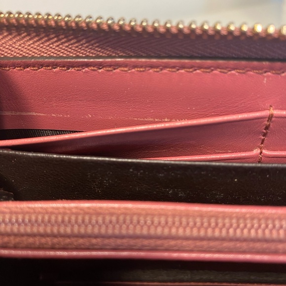 EUC GUCCI Imprimé Zip Wallet With GG Icon Charm Zipper Pull - Picture 10 of 10